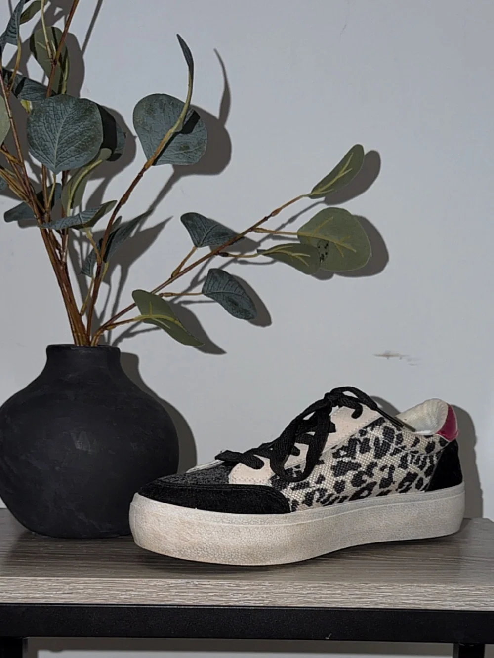 Leopard Print Thick Sole Sneakers with Gold Star Accent - Black & Pink 6 1/2